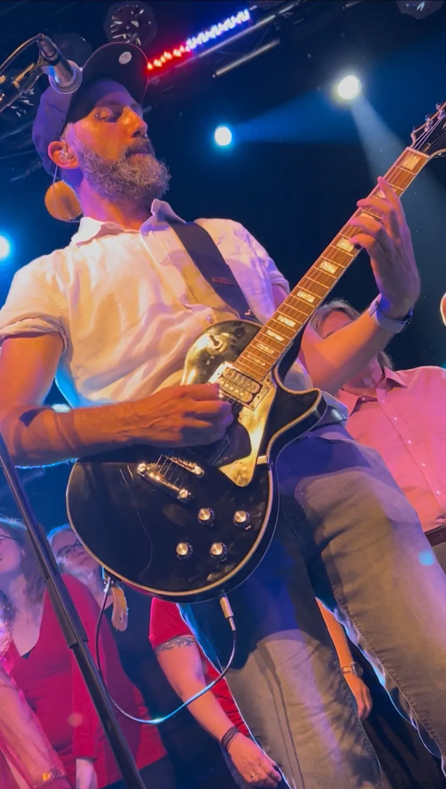 Steffen an der E-Gitarre